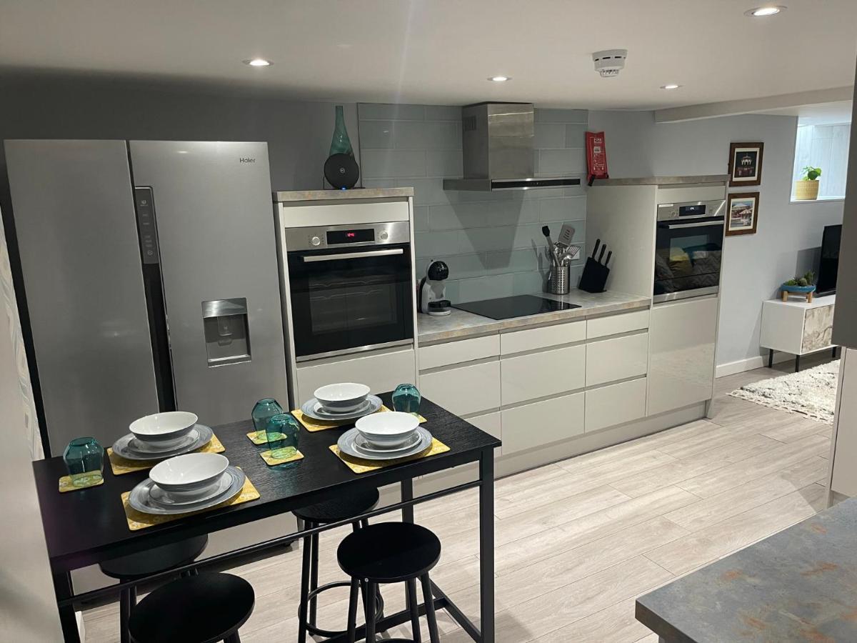 Appartamento Entire 2 Bed Flat With Garden, Located Near Beach Hove Esterno foto